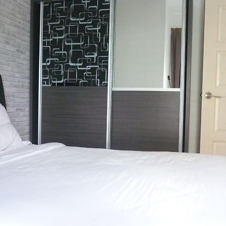 2 Bedrooms & 2 Bathrooms Near New Gurney Bay George Town Extérieur photo