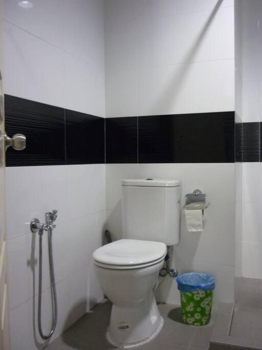 2 Bedrooms & 2 Bathrooms Near New Gurney Bay George Town Extérieur photo